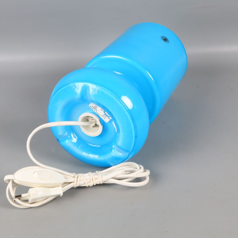 Blå lampa med sladd och strömbrytare