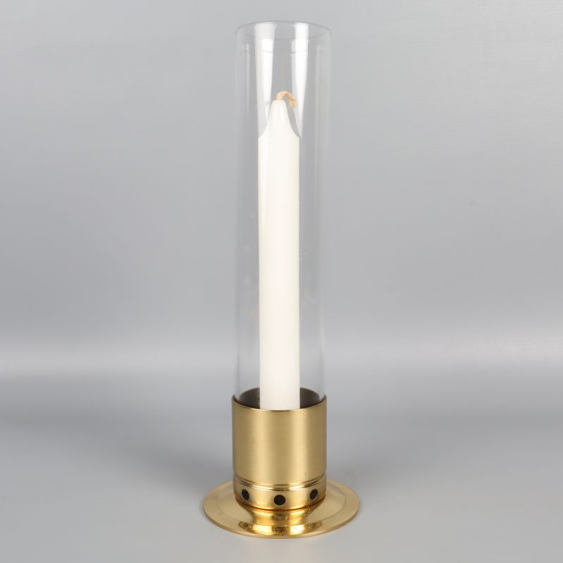 Ljusstake med vit ljus i elegant design
