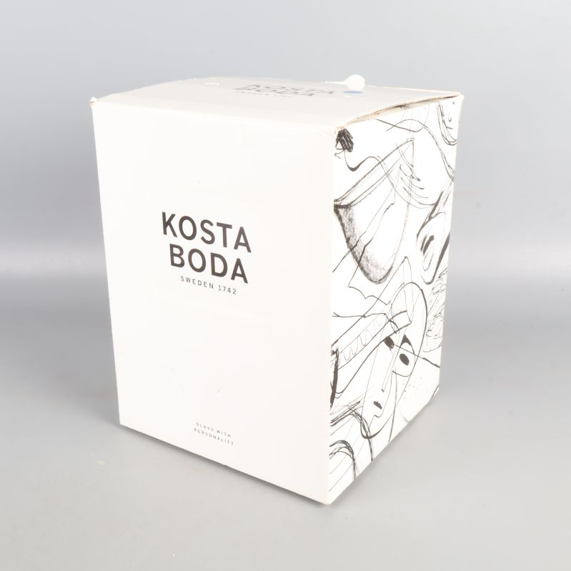 Förpackning med Kosta Boda etikett