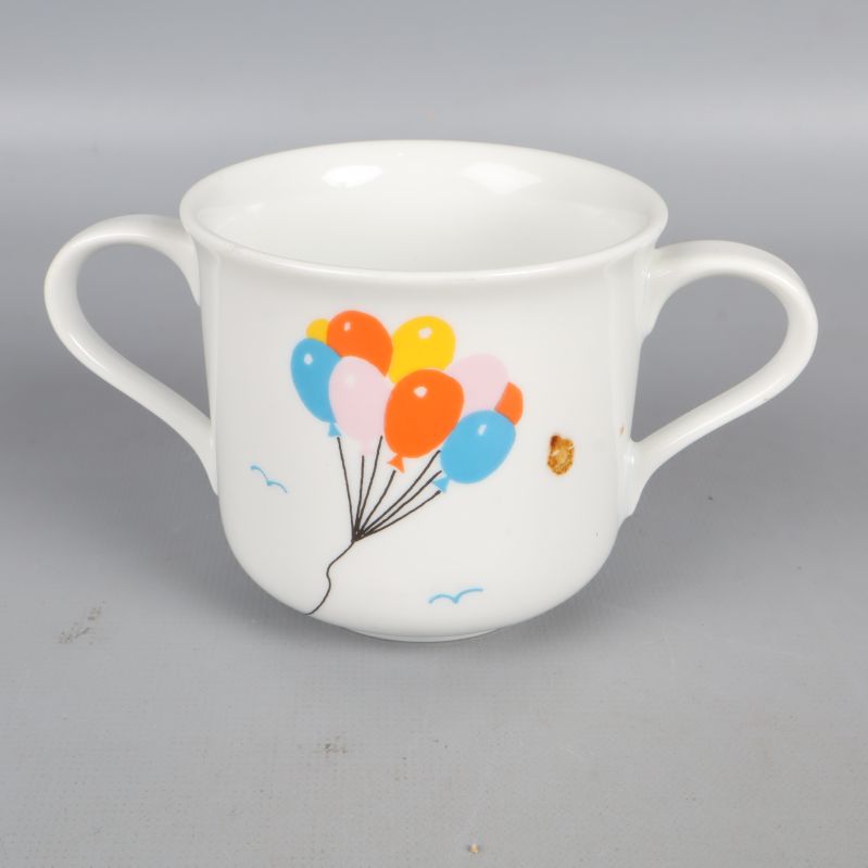 Mugg med ballonger och dubbla handtag