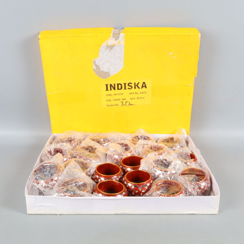 Ljushållare förpackade i en kartong