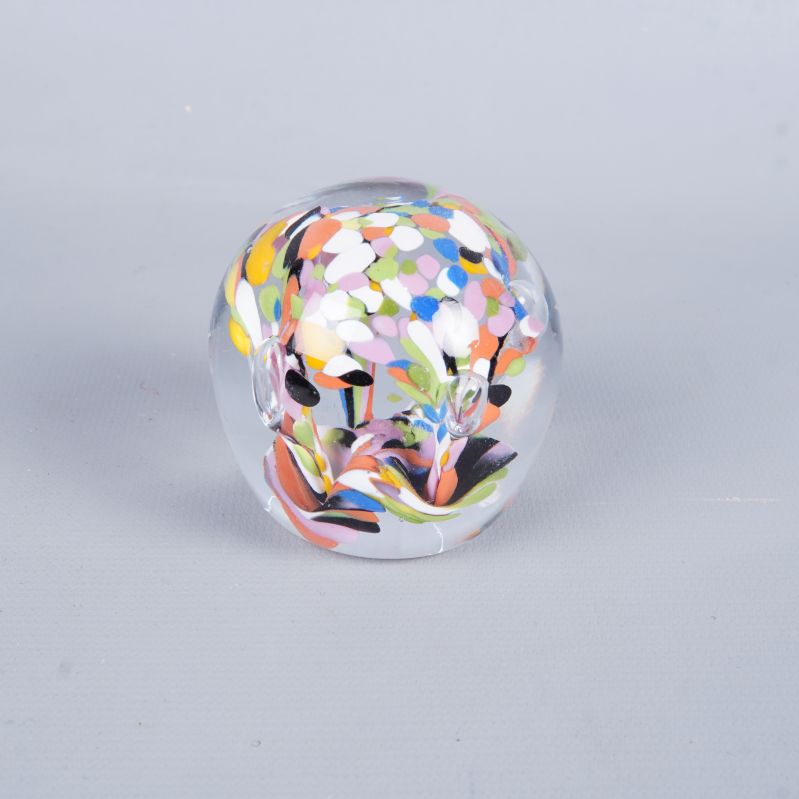 Färgglad brevpress med abstrakt mönster