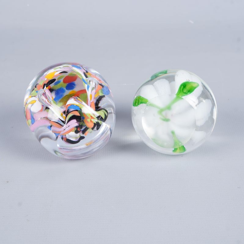 Baksidan av två brevpressar 