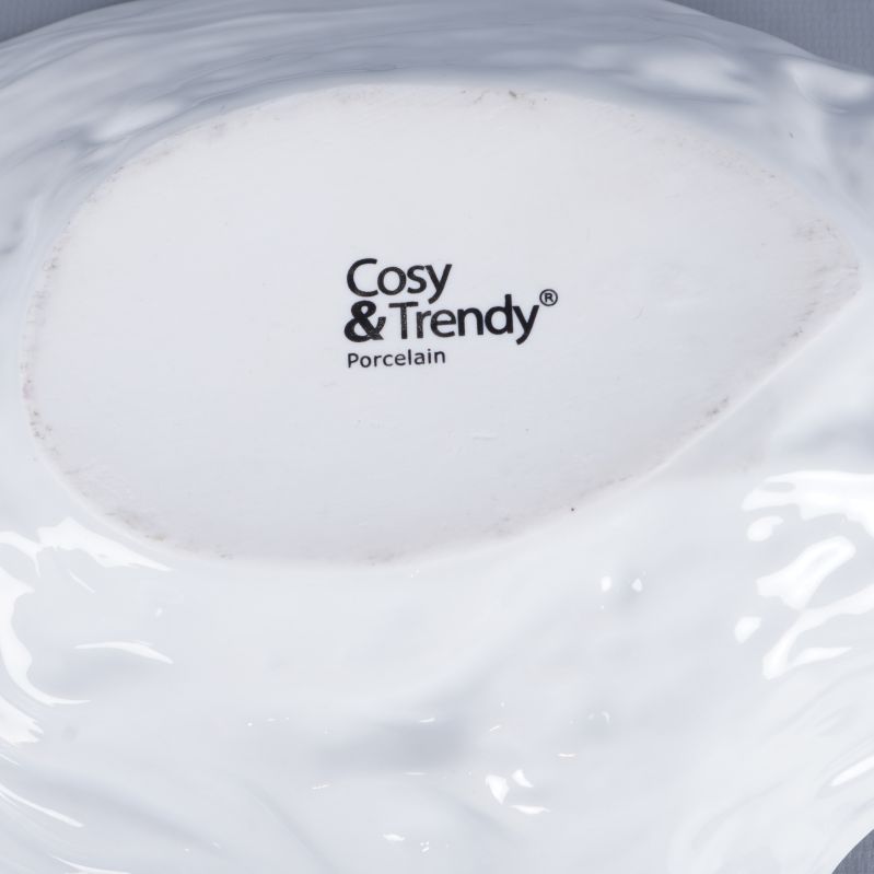 Cosy & Trendy-stämpel på undersidan av skål