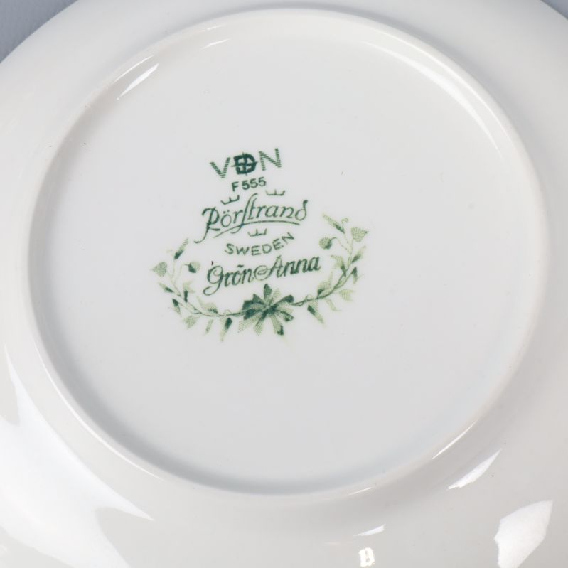 Stämpel undertill på tallrik, Rörstrand Grön Anna