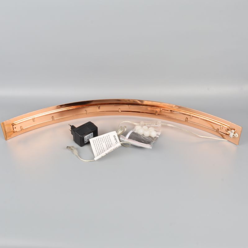 Adventsljusstake sedd bakifrån med synliga elkomponenter