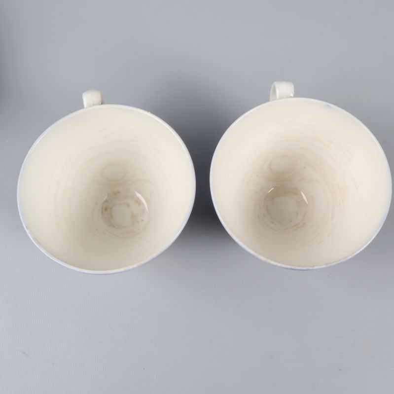 Två insidor av koppar visas tydligt