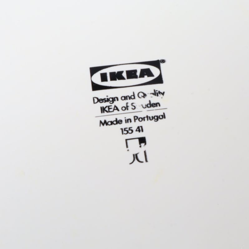 IKEA märkning och text på tallrikens undersida