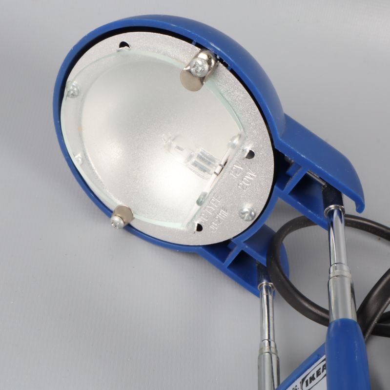 Detaljerad bild av lampskärm och glaskupa
