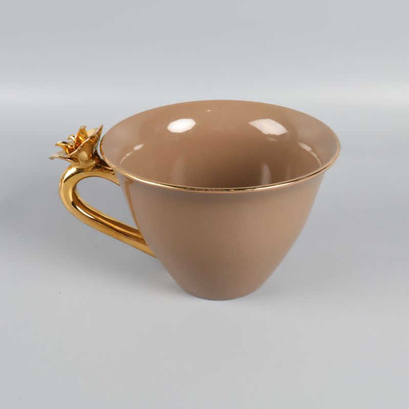 Tekopp visar både koppens och handtagets form från sidan