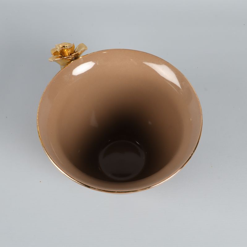 Insidan av tekoppen sedd uppifrån