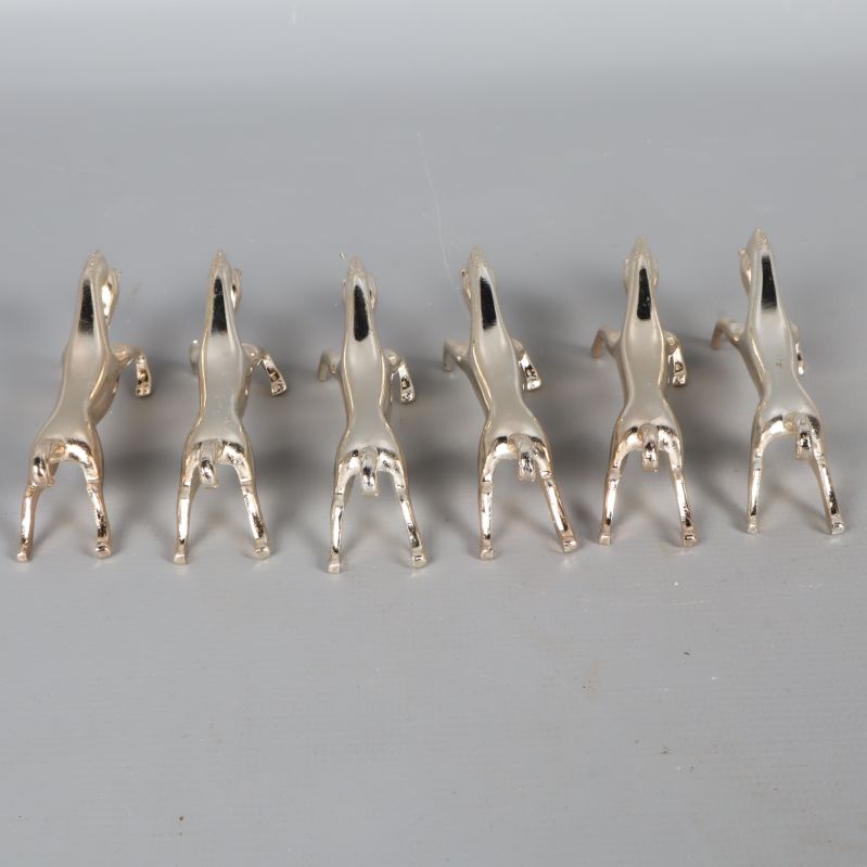 Knivstöd sedda bakifrån i en rak linje