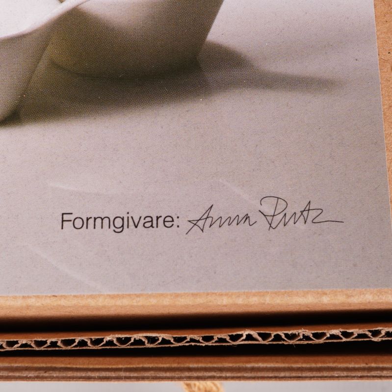 Närbild på text som visar formgivare Anna Putz