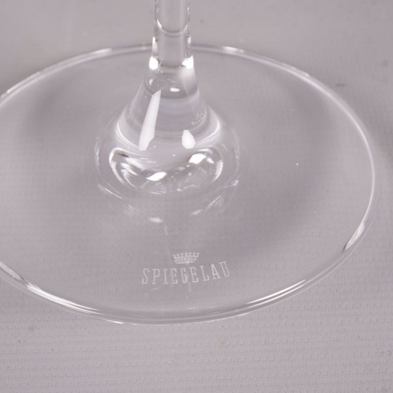 Basen på vinglas med ingraverad Spiegelau-text