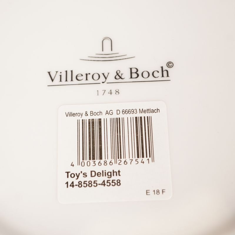 Närbild på Villeroy & Boch logga med etikett