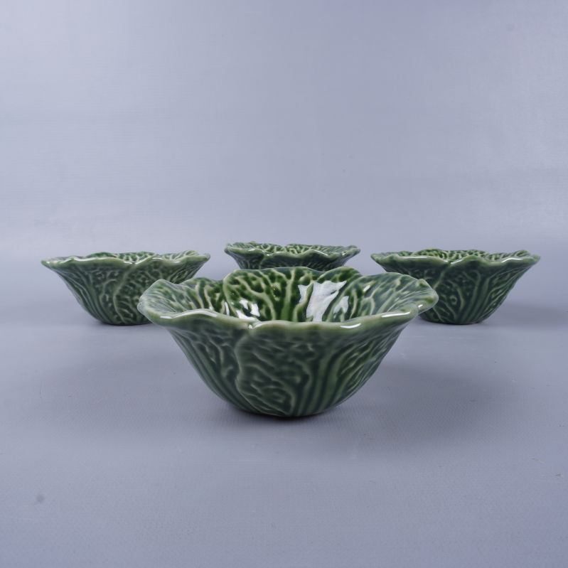 Nära bild på skålarnas form och struktur från sidan