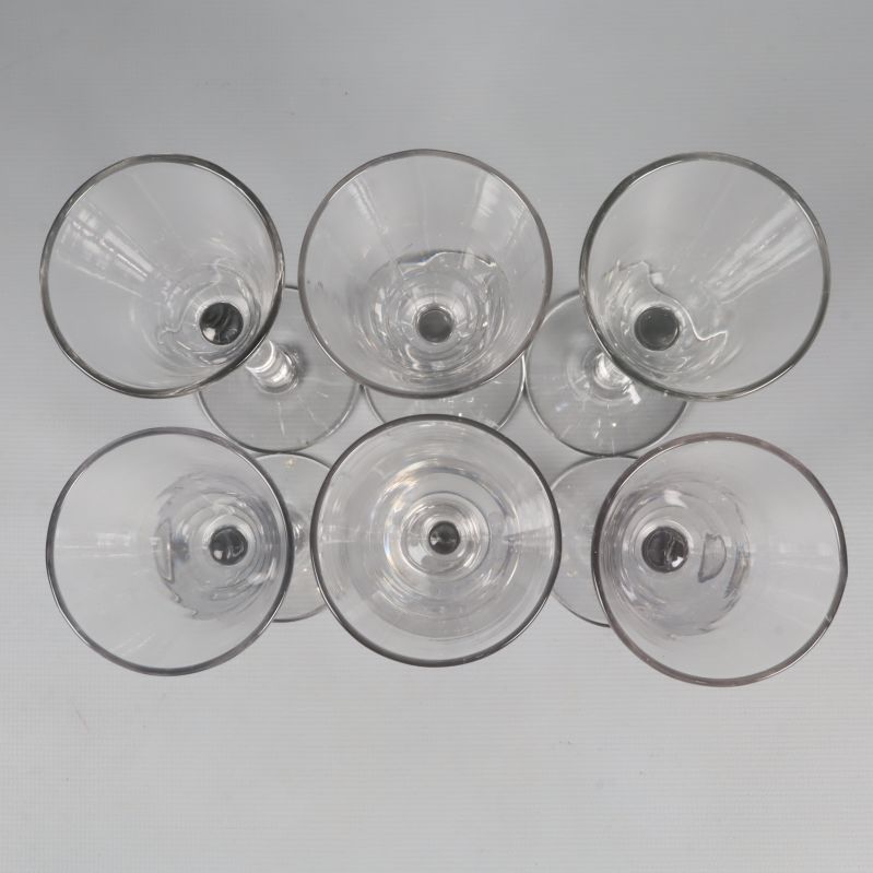 Snapsglasen ovanifrån