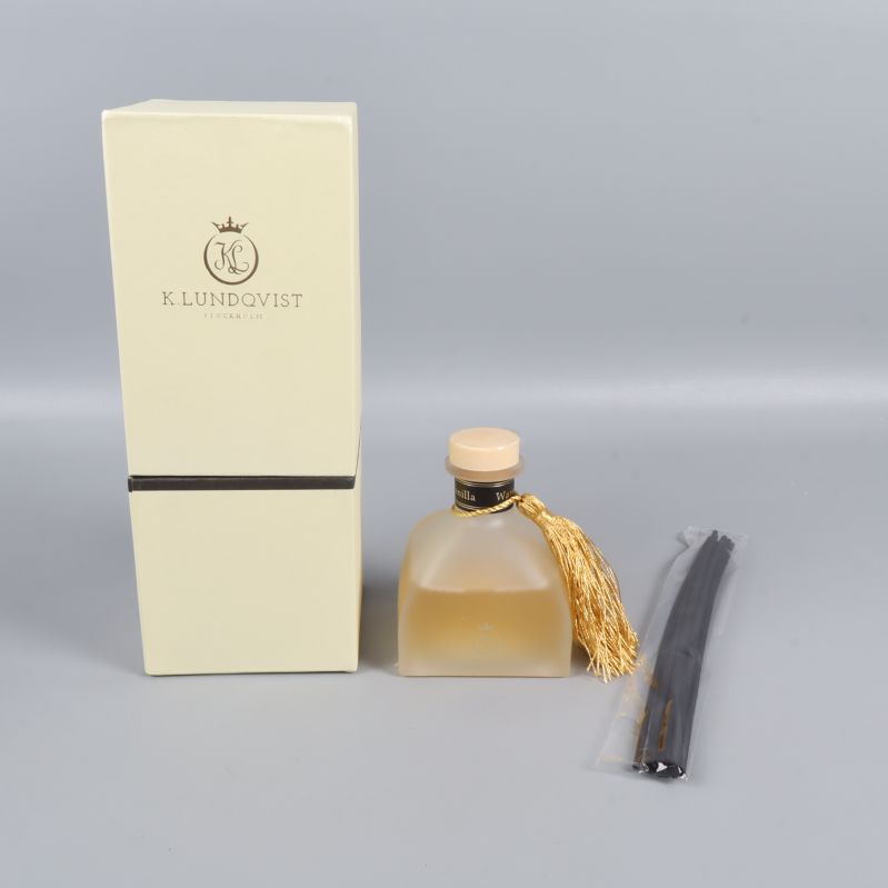 Doftpinnar med flaska, tofs och originalkartong K.Lundqvist