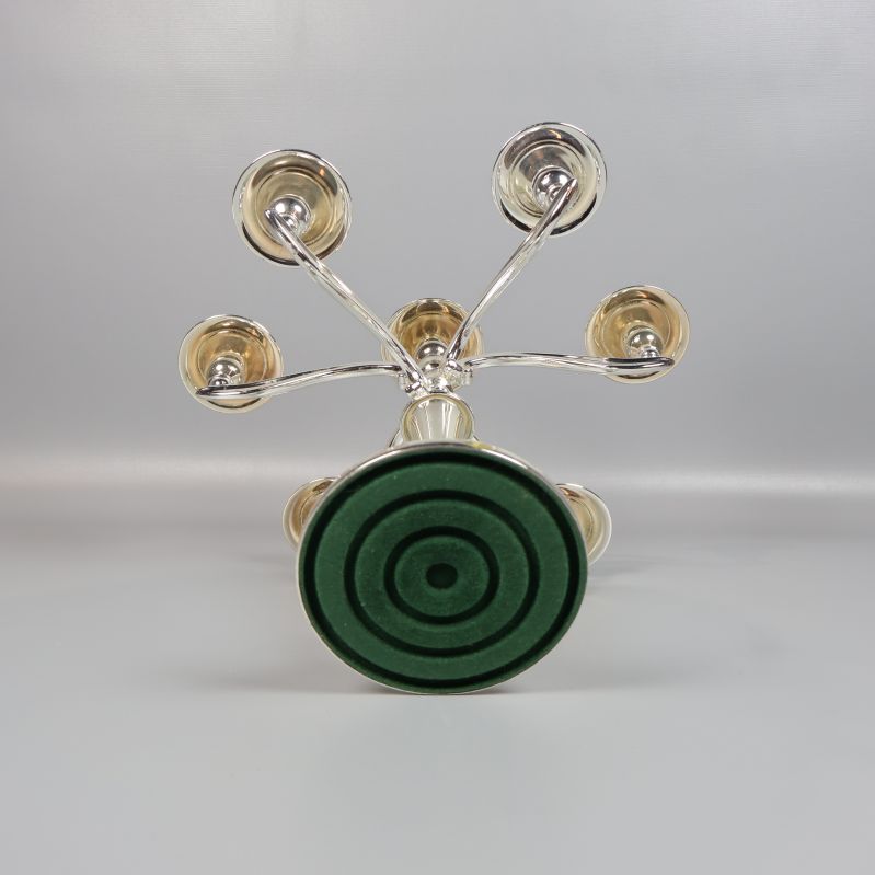 Undersidan av ljusstaken