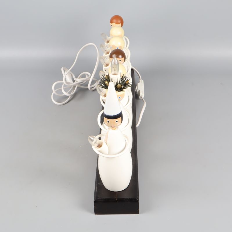 Luciatåg ljusstaken sedd bakifrån från änden