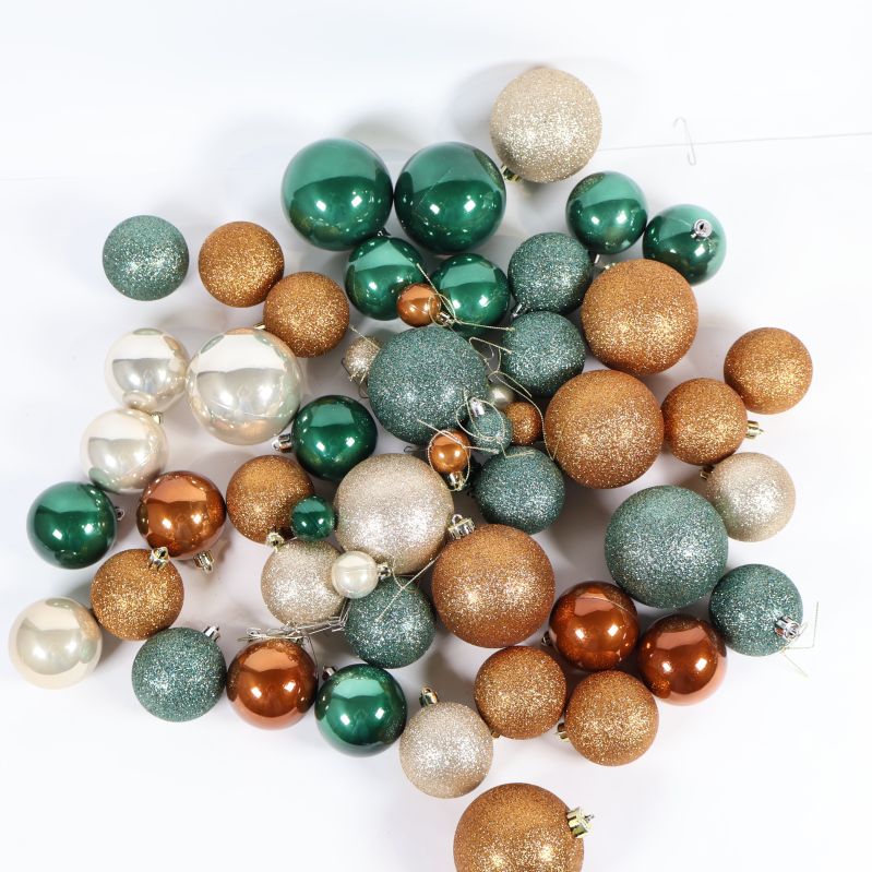 Julgranskulor i olika färger