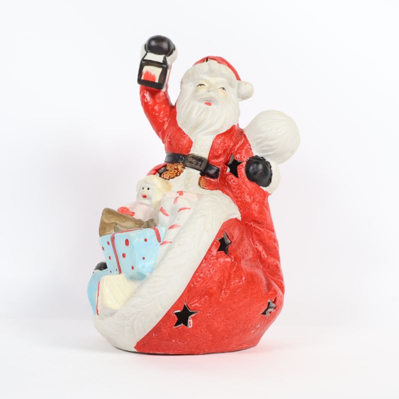 Tomtefigur i keramik med synliga detaljer framifrån