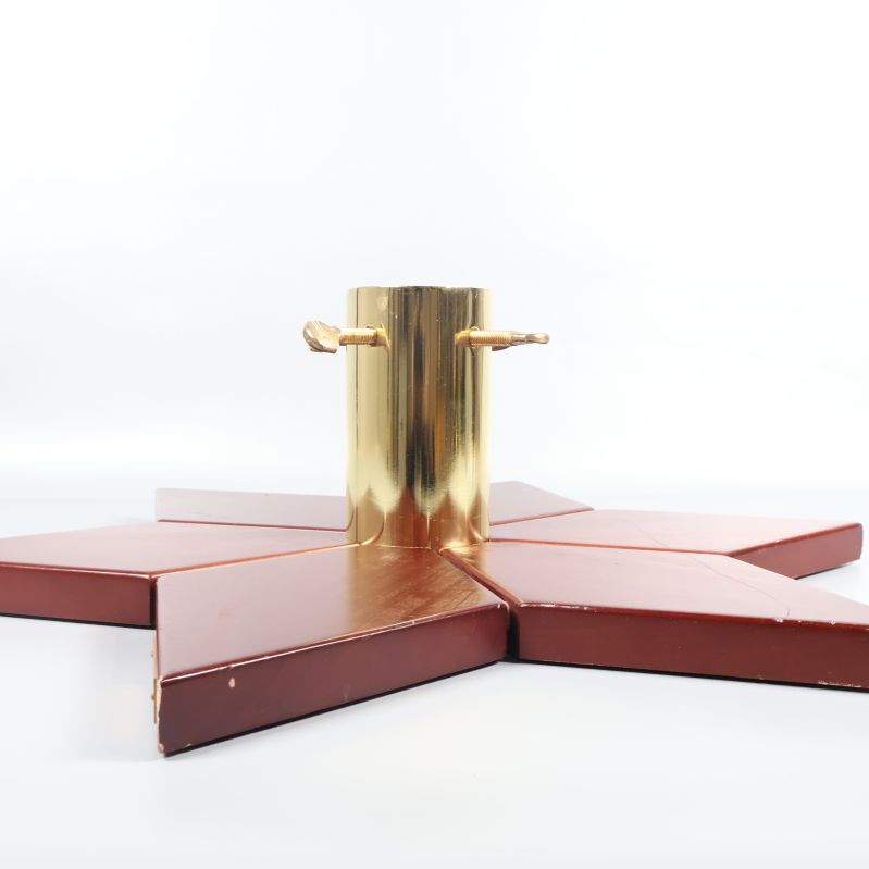 Julgransfot från sidan visar höjd och metallcylinder