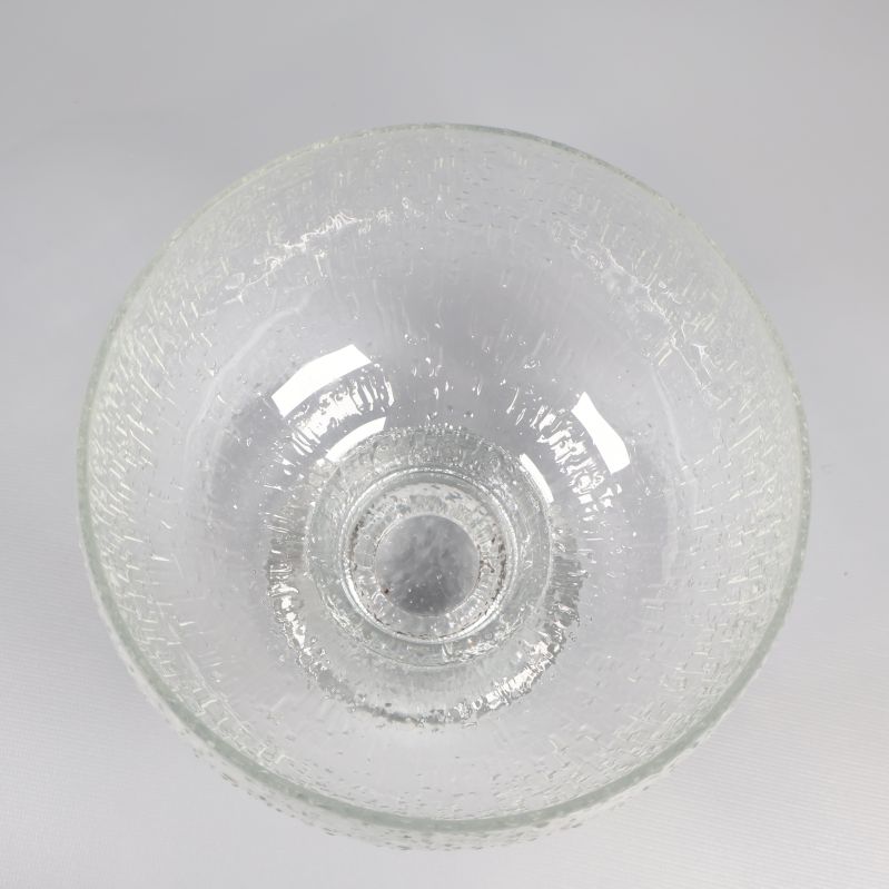 Uppifrån synlig rund glasskål med textur