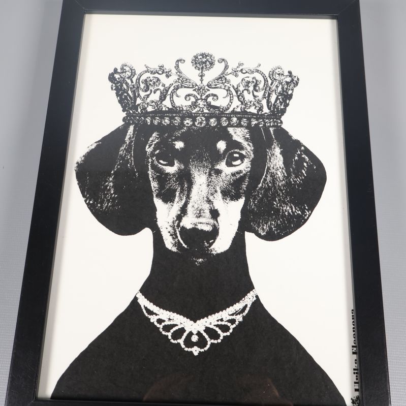 Tavla med tax i krona fotad framifrån