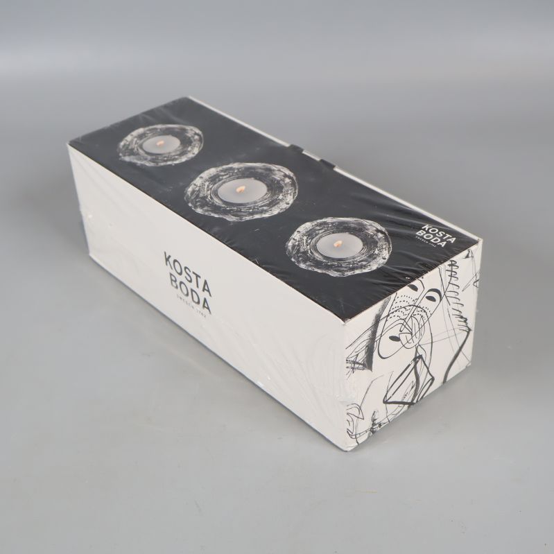 Snedvy från andra sidan på förpackning till Kosta Boda Snöboll