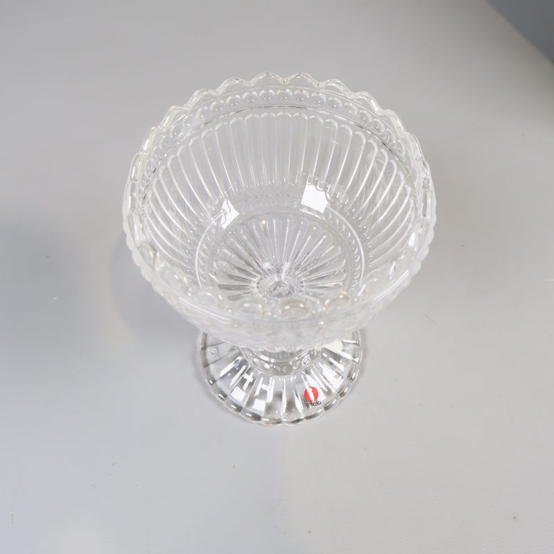 Mariskooli skål sedd uppifrån med vågig kant