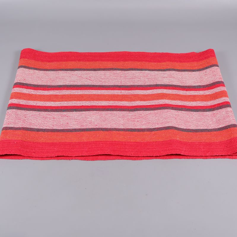 Hopvikt löpare med röda och rosa ränder 