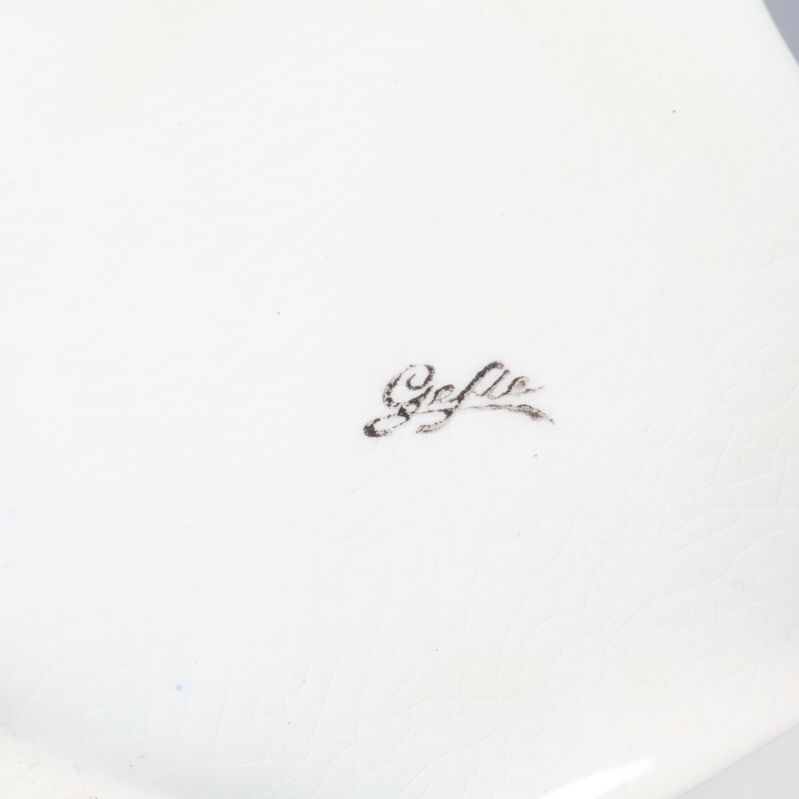 Närbild av Gefle-stämpel på botten