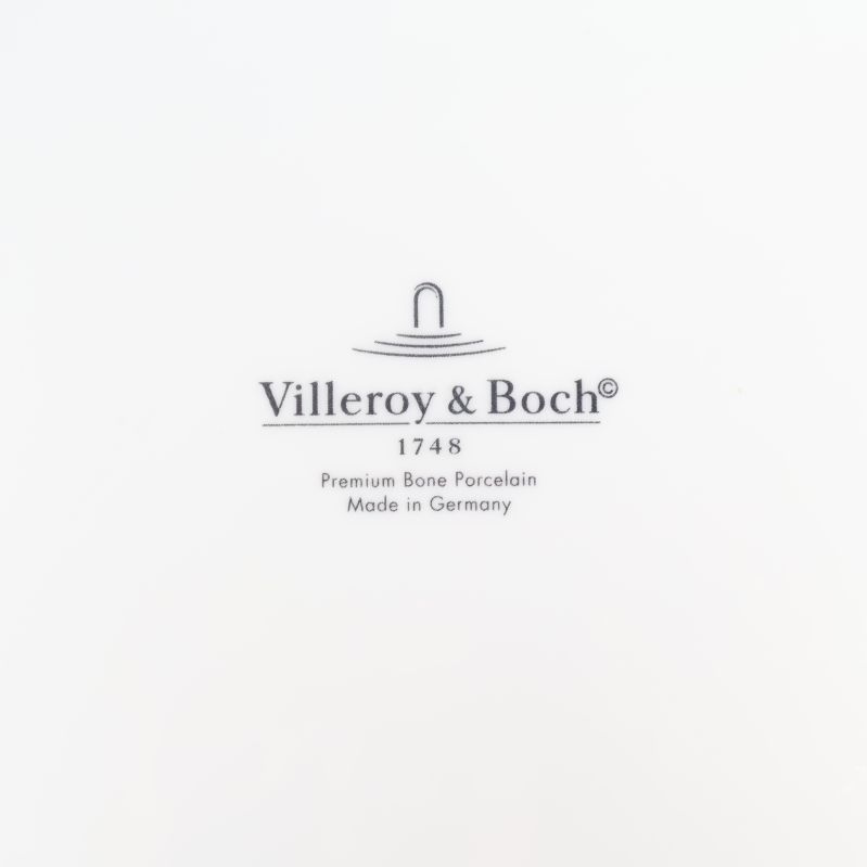 Close up av Villeroy & Boch stämpel på baksidan