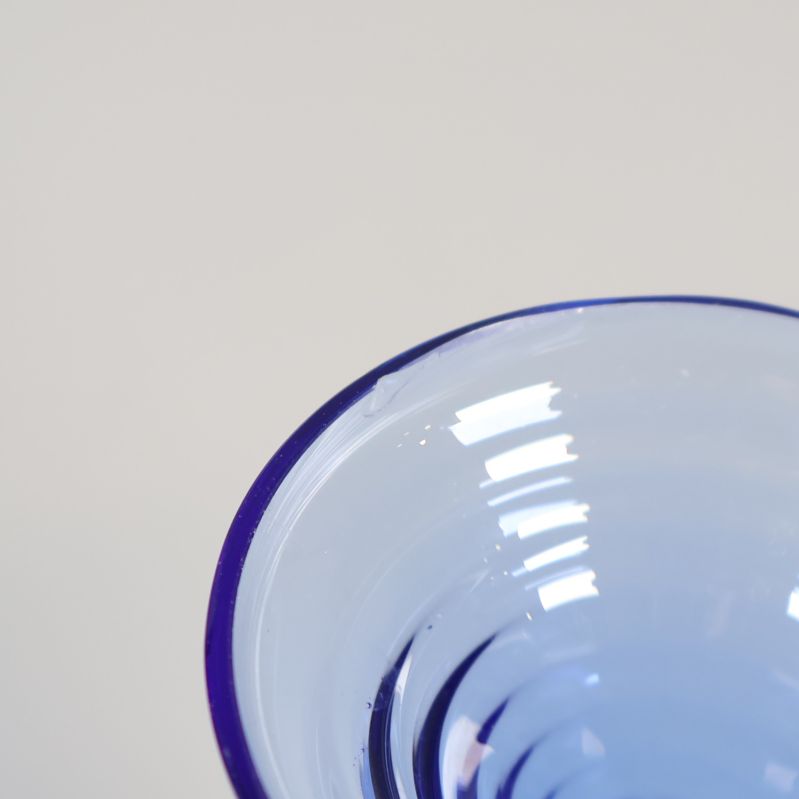 Nagg undertill på ett glas