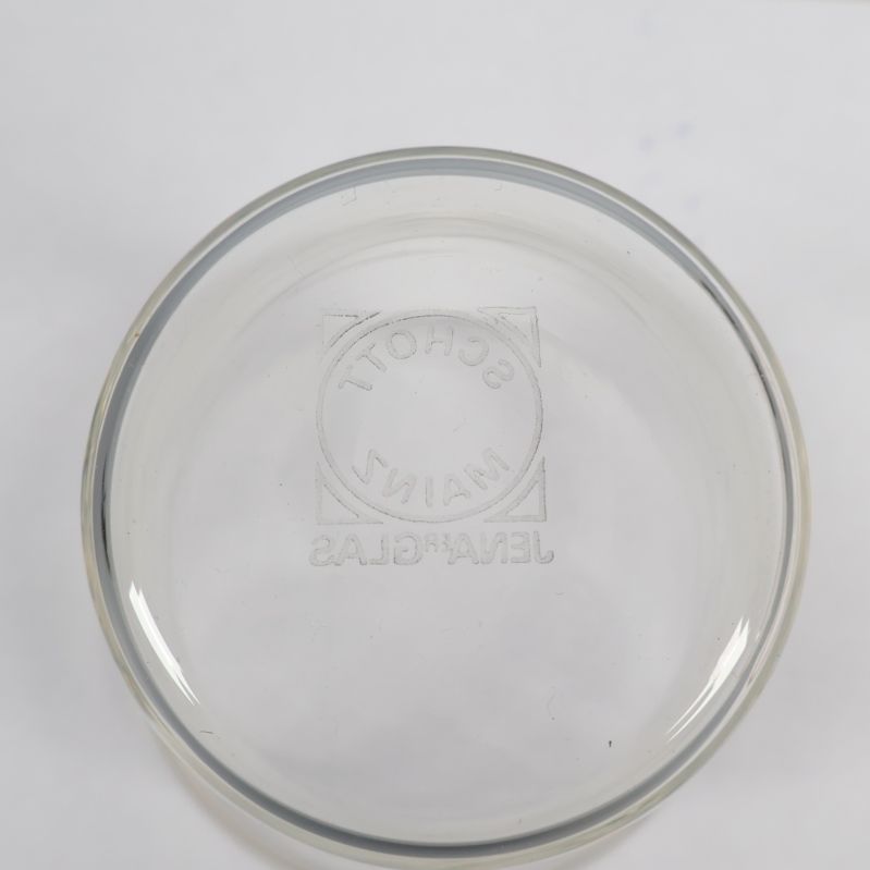 Närbild av märke på botten