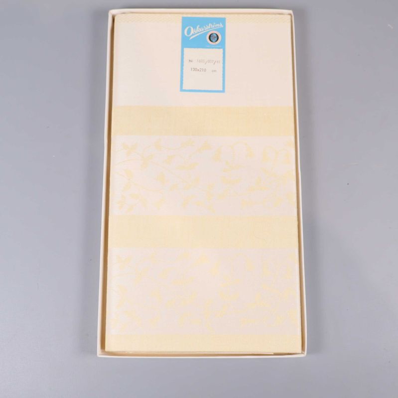 Bild på linne duk i kartong