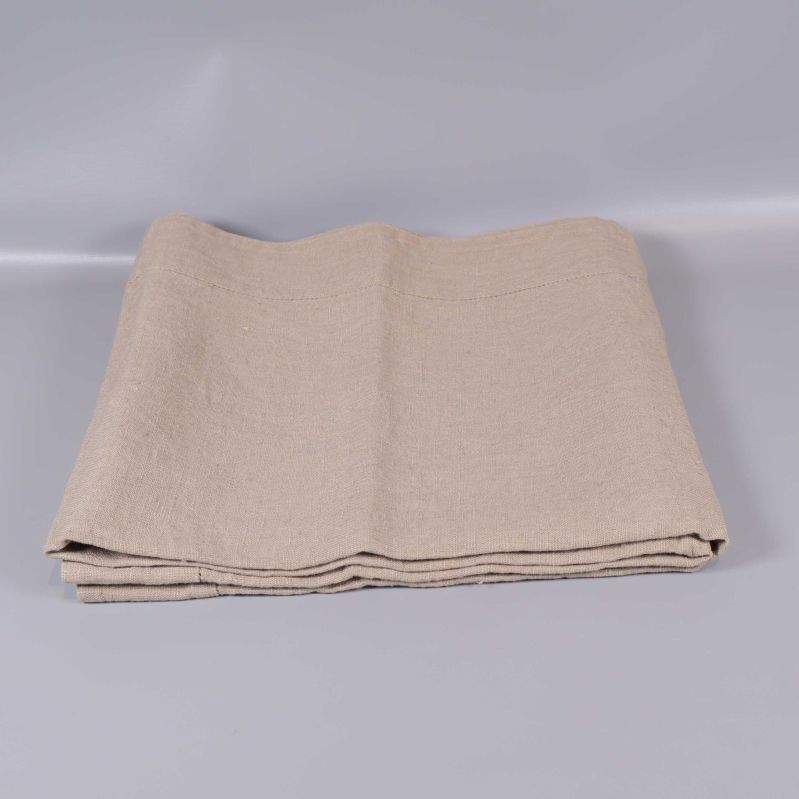 Hopvikt beige löpare på grå bakgrund