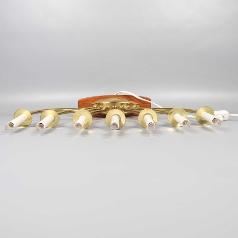 Ljusstake Luma fotad ovanifrån med sju lamphållare