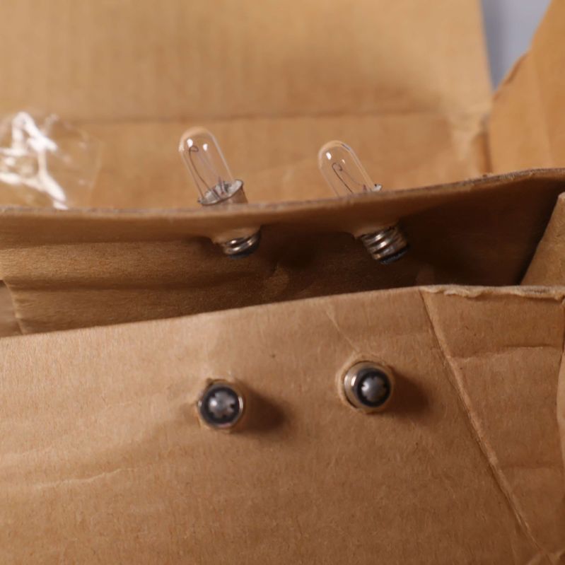 Reservlampor för adventsljusstaken i kartongficka