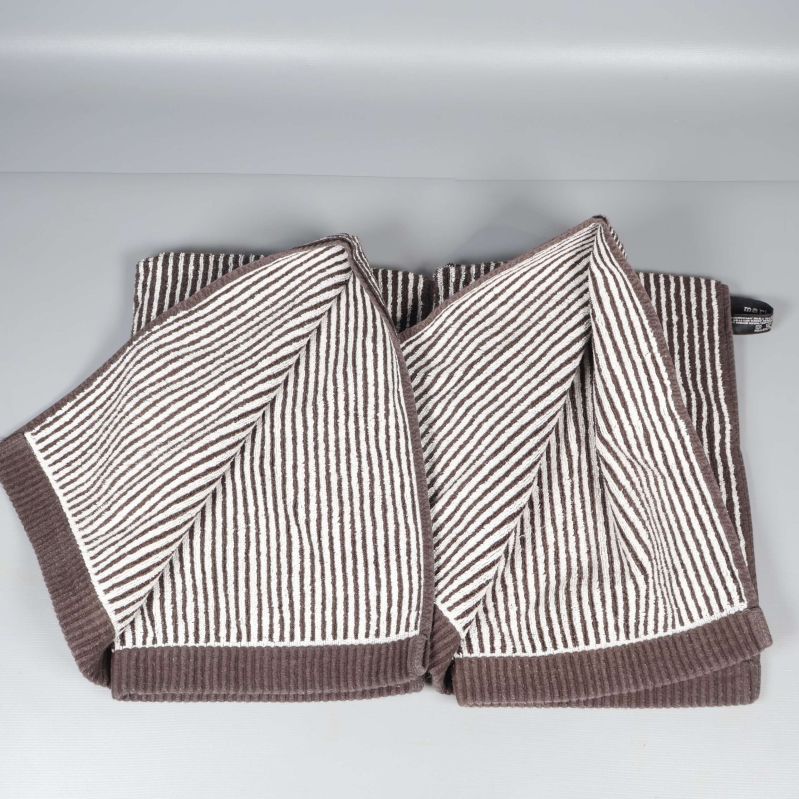 Randiga handdukar lätta utspridda med synliga ränder