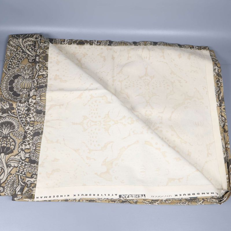 Duktyg med ena hörnet vikt för att visa avigsidan