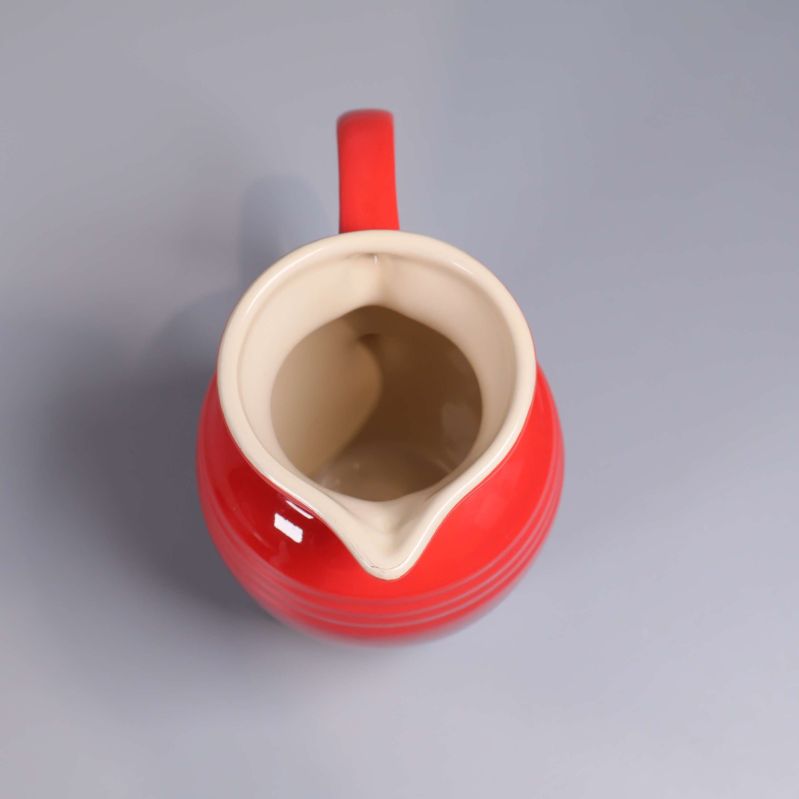 Kanna sedd rakt uppifrån med tydlig ljus insida