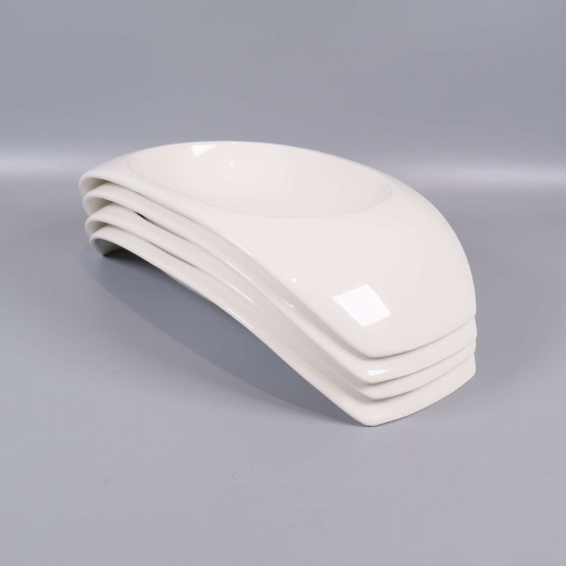 Fyra traverser staplade på sidan i profil