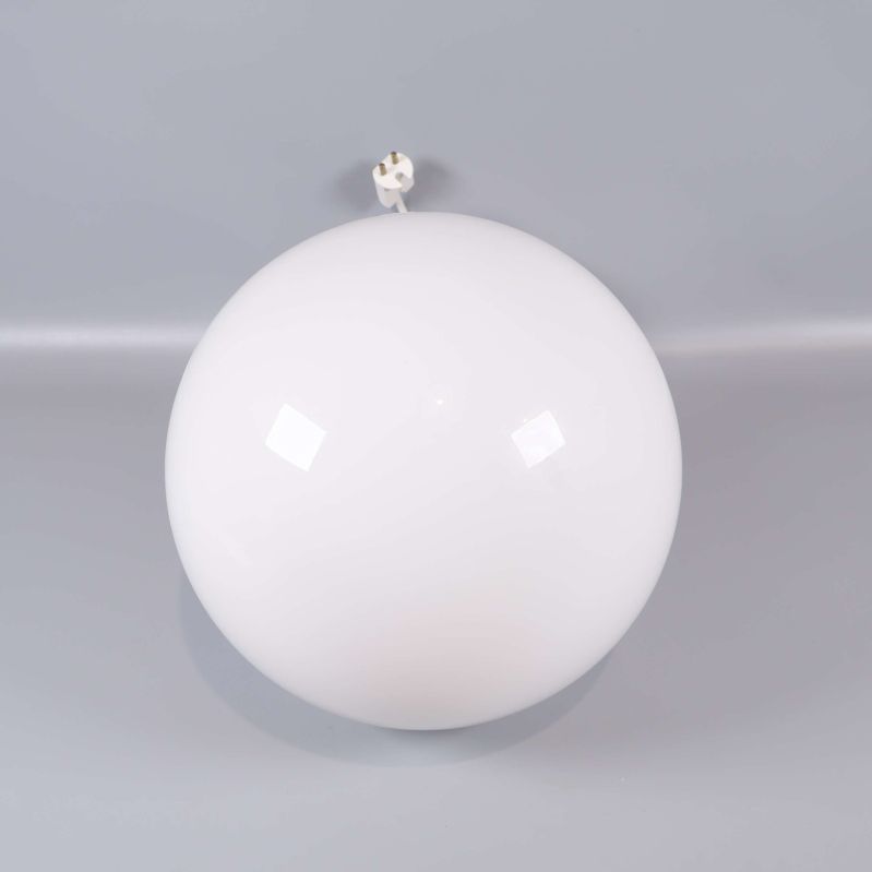 Taklampa glob sedd rakt ovanifrån