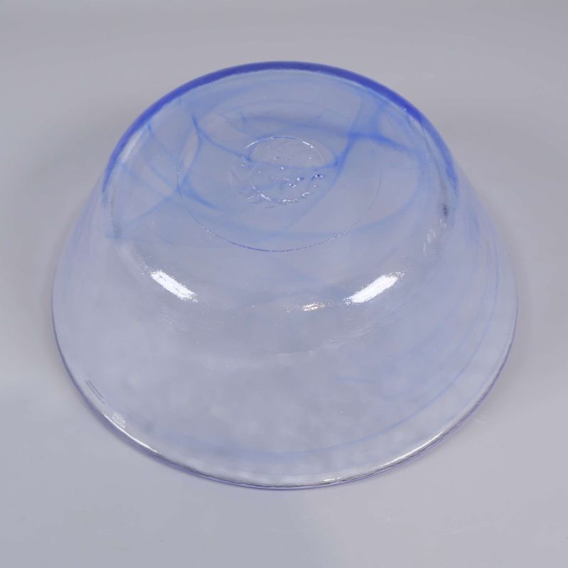 Glasskålen visad upp och ned för att visa yta och form