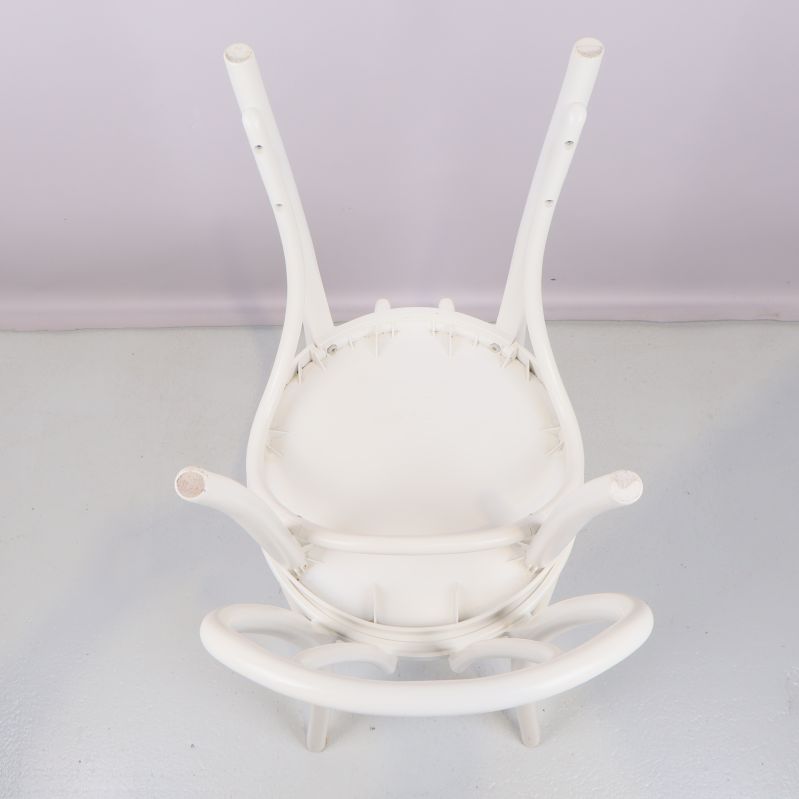 Stol fotograferad upp och ner för att visa undersidan