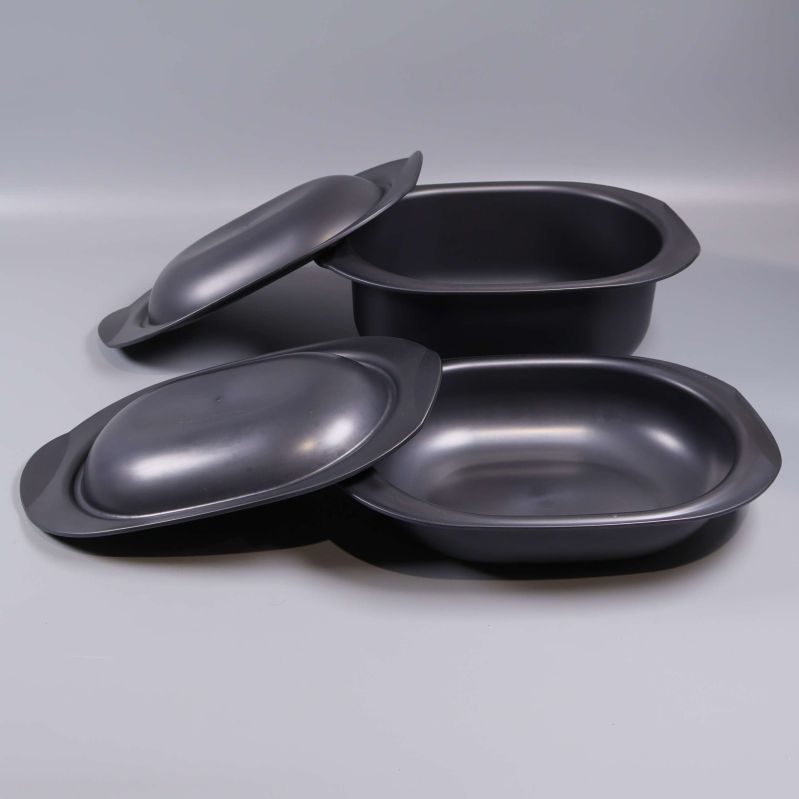 Formar och lock uppställda bredvid varandra i grupp