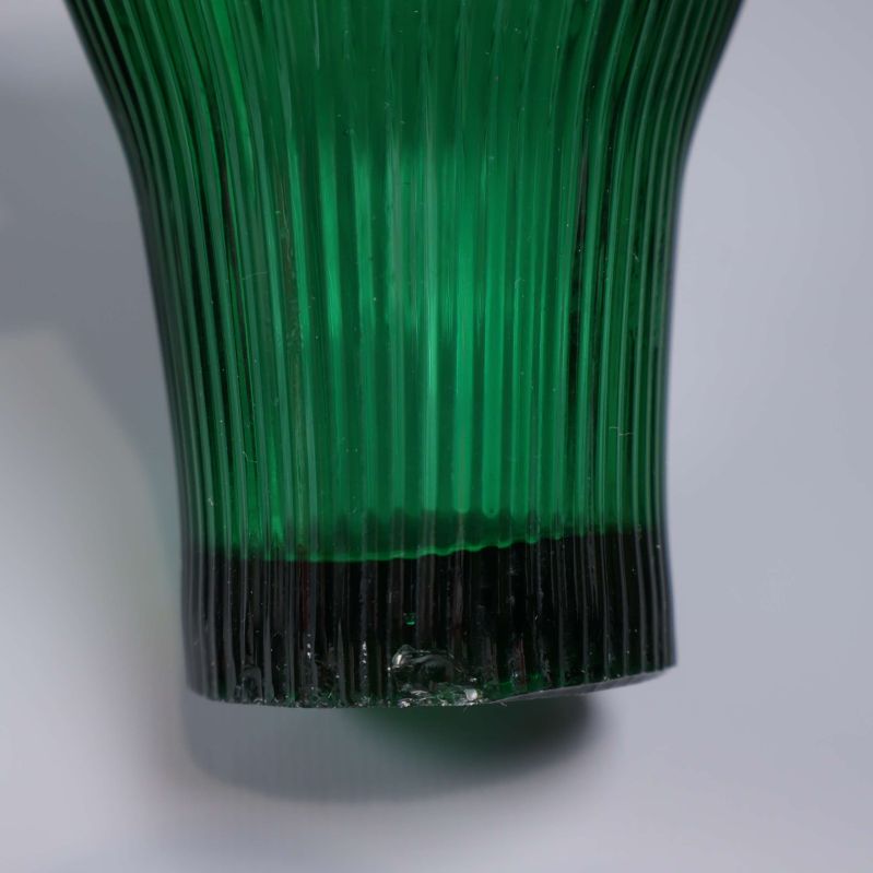 Närbild på lite skada längst ner