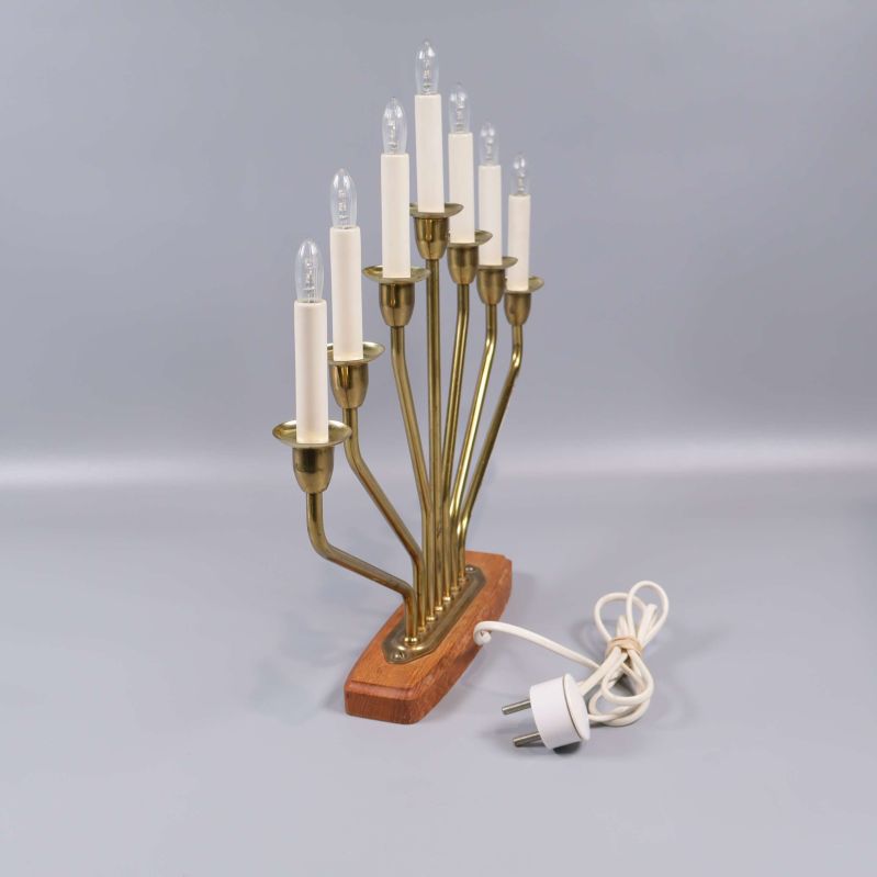 Sidan av sjuarmad ljusstake visar ljusens positioner